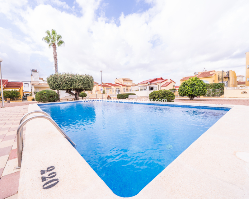 Venta - Chalet Independiente - Urb. La Marina