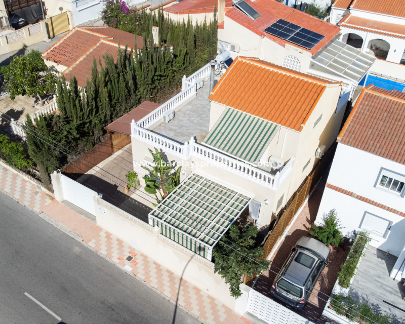 Venta - Chalet Independiente - Urb. La Marina