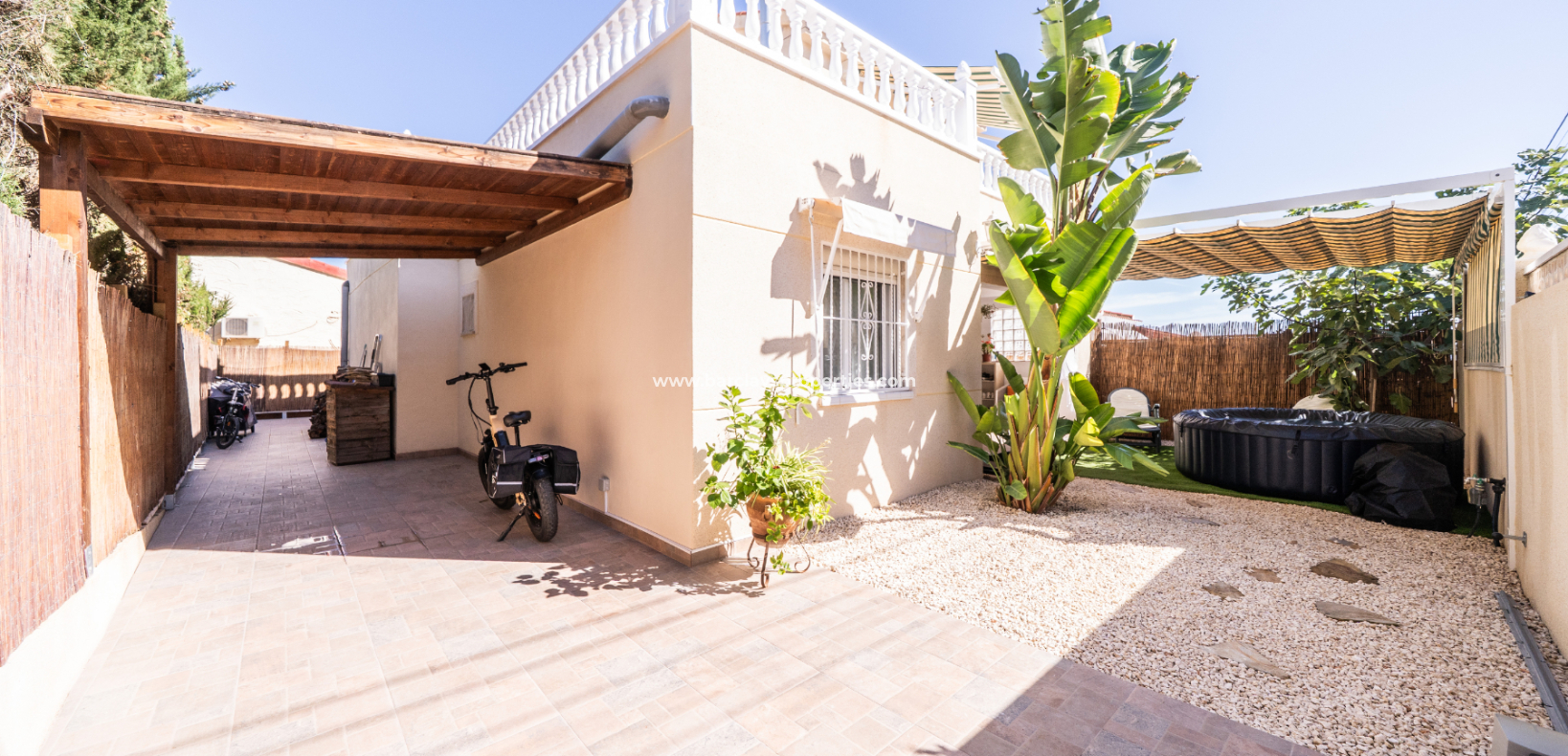 Venta - Chalet Independiente - Urb. La Marina