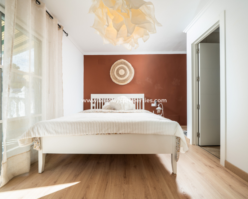 Venta - Chalet Independiente - Urb. La Marina