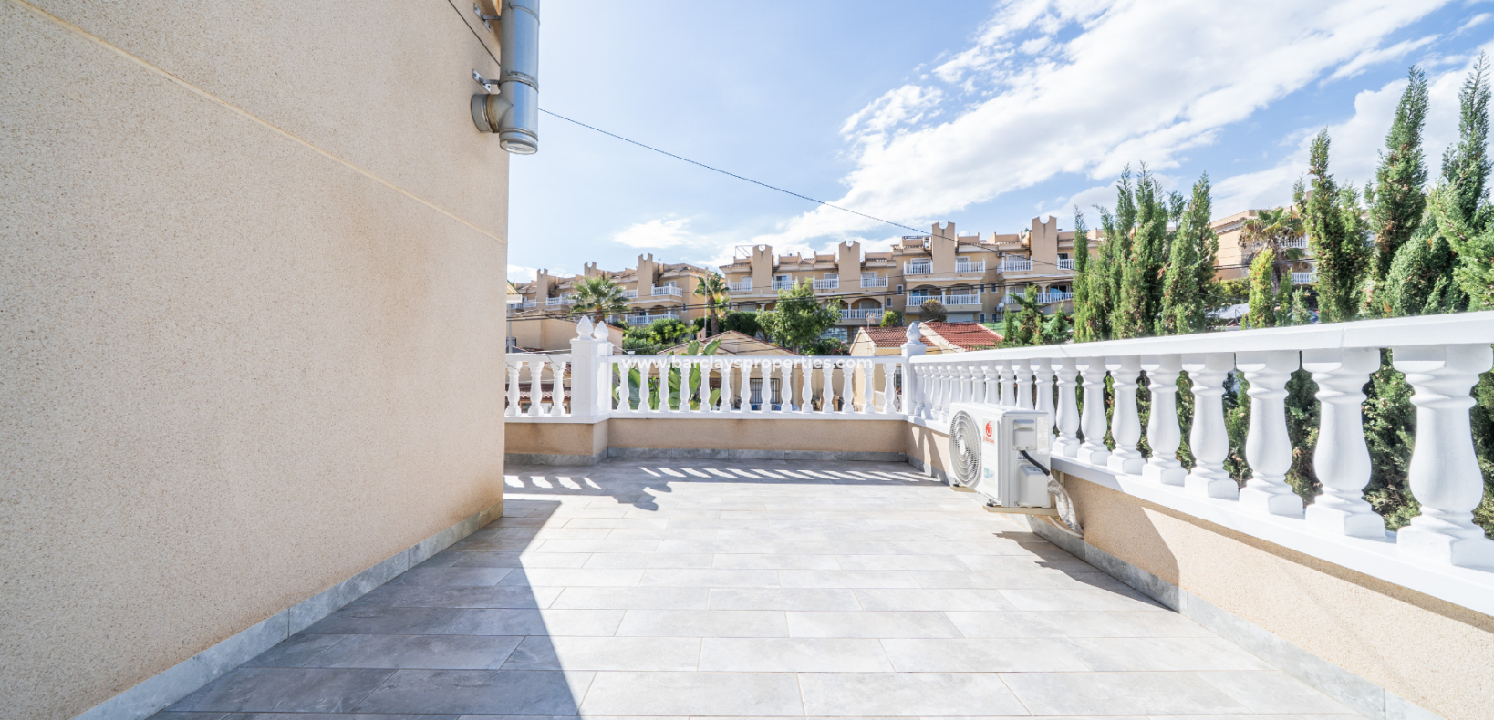 Venta - Chalet Independiente - Urb. La Marina