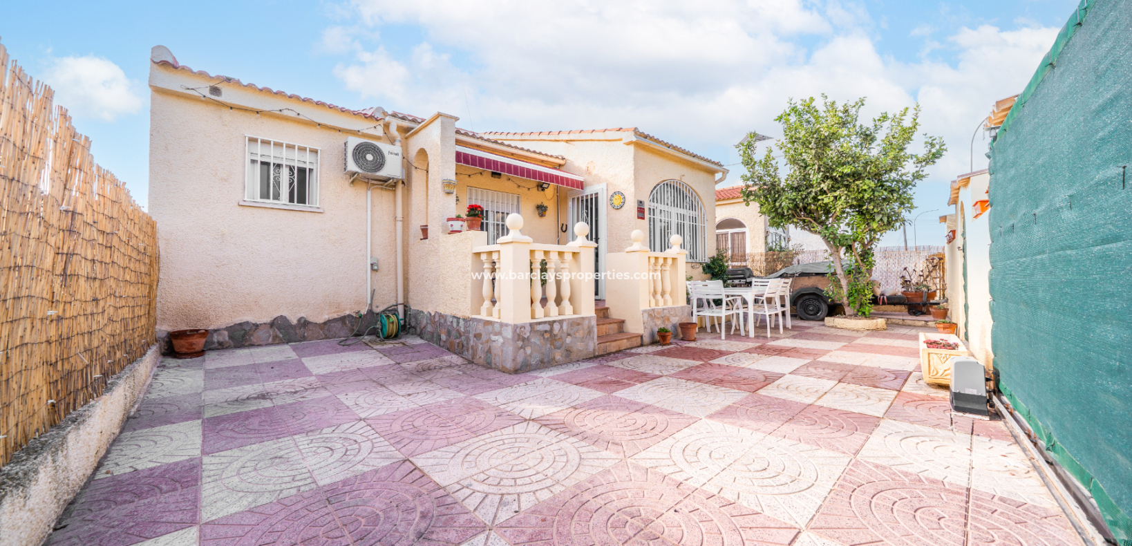 Venta - Chalet Independiente - Urb. La Marina