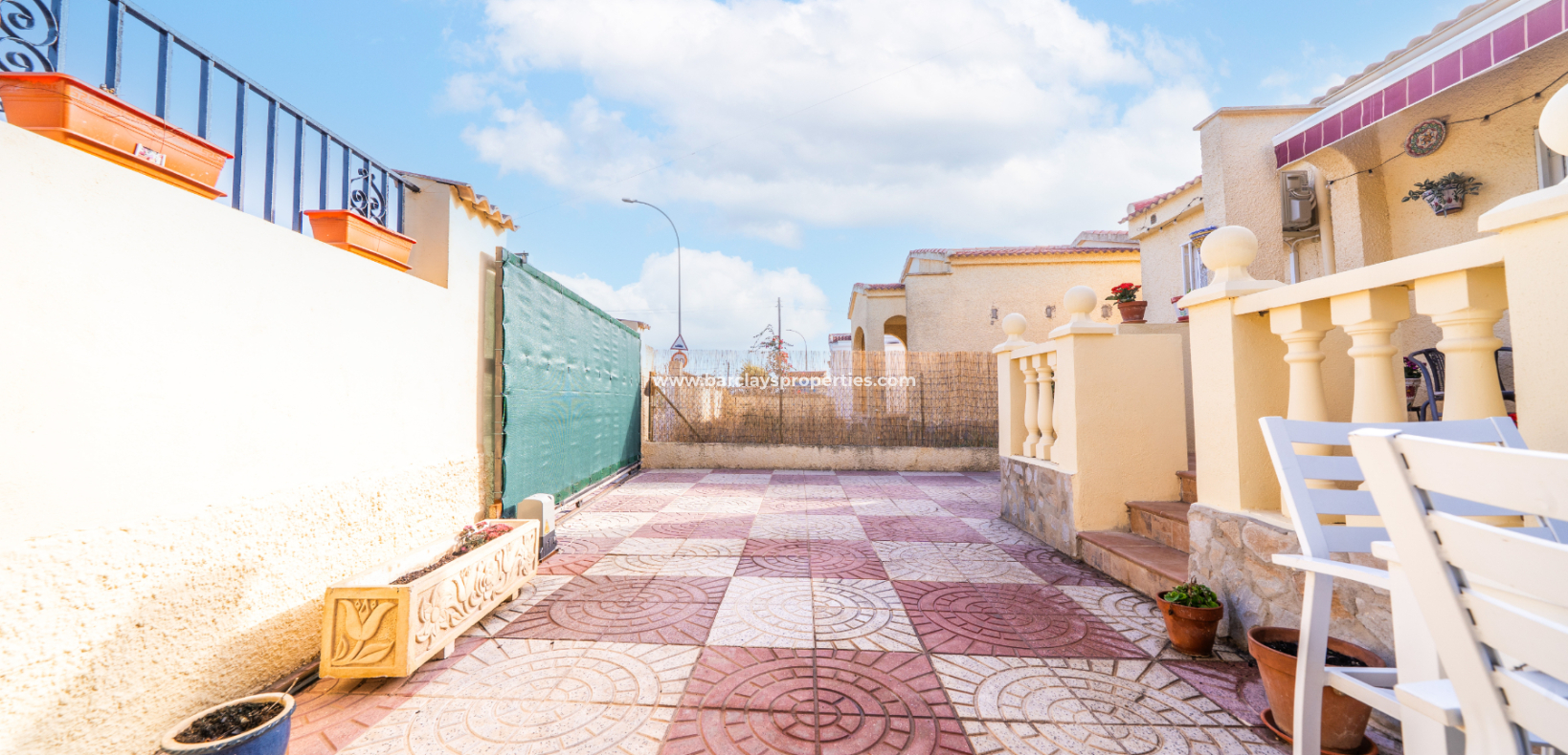 Venta - Chalet Independiente - Urb. La Marina