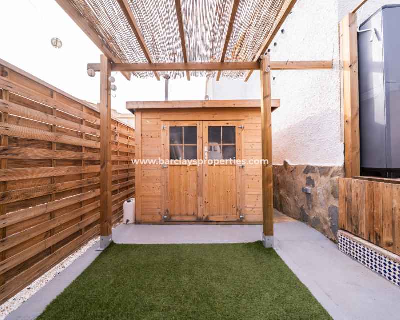 Venta - Chalet Independiente - Urb. La Marina