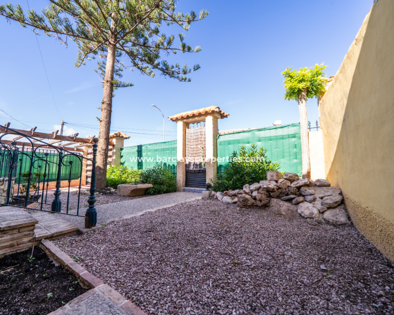 Venta - Chalet Independiente - Urb. La Marina