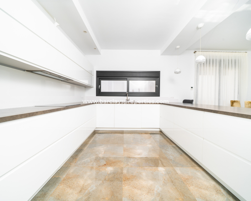 Venta - Chalet Independiente - Urb. La Marina