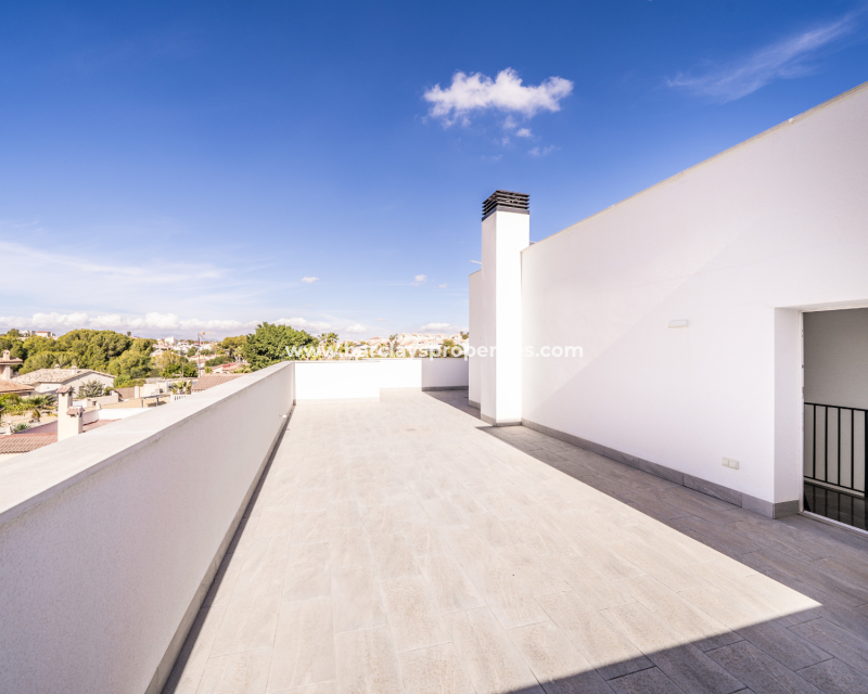 Venta - Chalet Independiente - Urb. La Marina