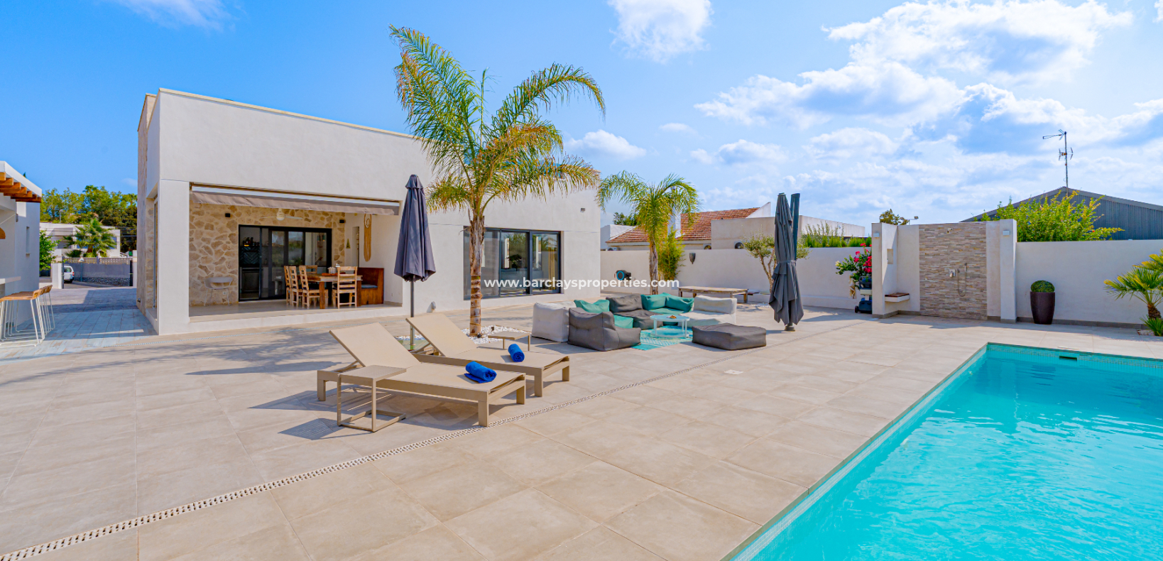 Venta - Chalet Independiente - Urb. La Marina