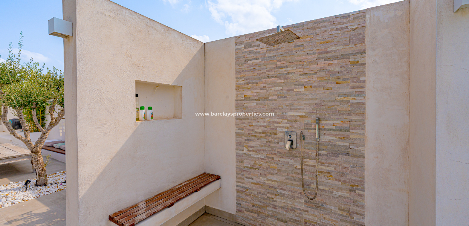 Venta - Chalet Independiente - Urb. La Marina