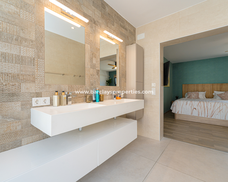 Venta - Chalet Independiente - Urb. La Marina