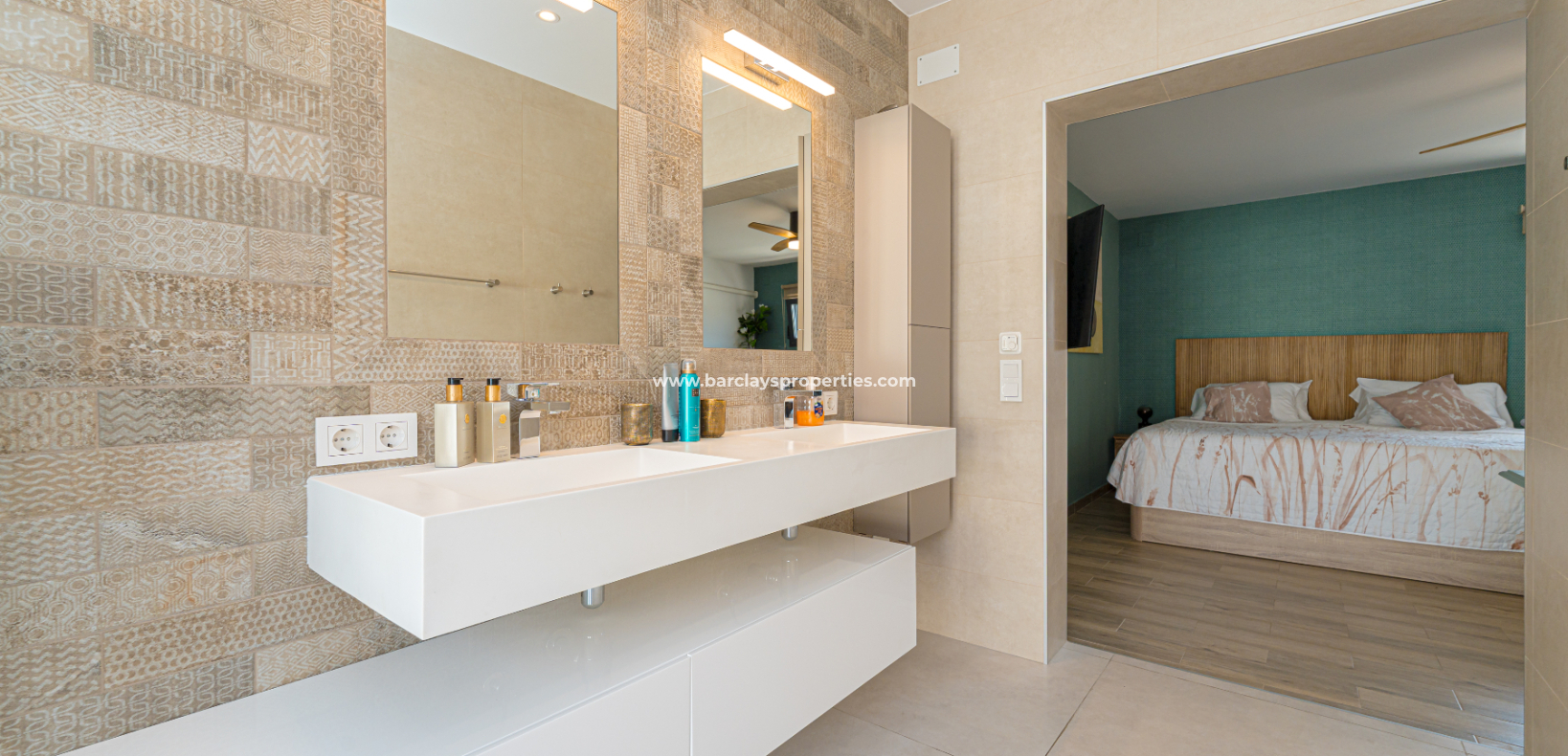 Venta - Chalet Independiente - Urb. La Marina