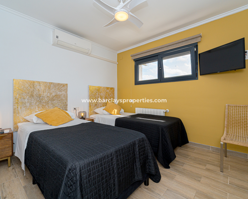 Venta - Chalet Independiente - Urb. La Marina