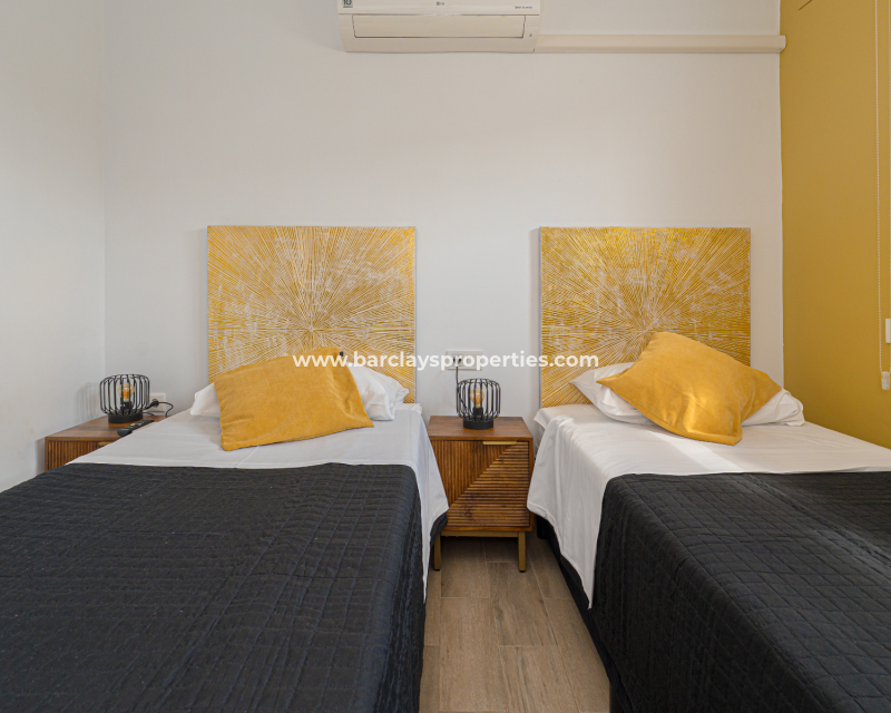 Venta - Chalet Independiente - Urb. La Marina