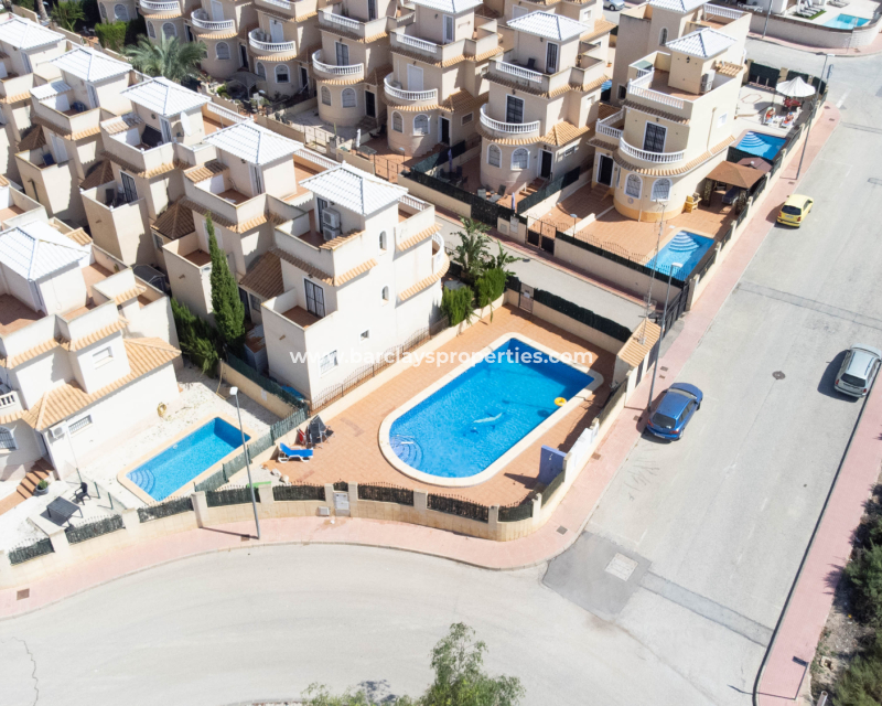 Venta - Chalet Independiente - Urb. La Marina