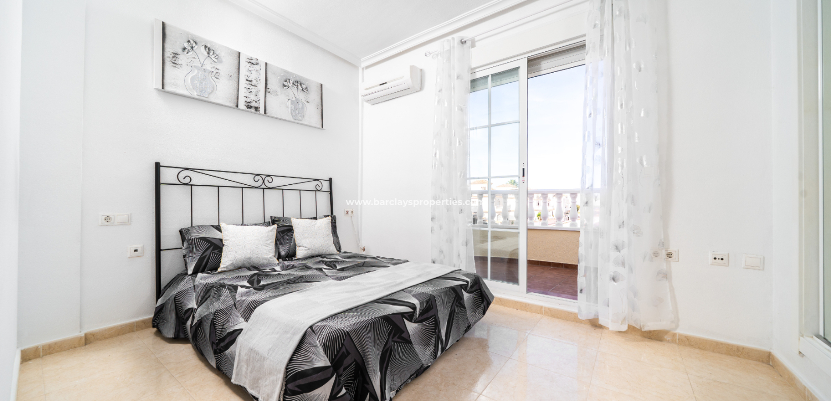 Venta - Chalet Independiente - Urb. La Marina