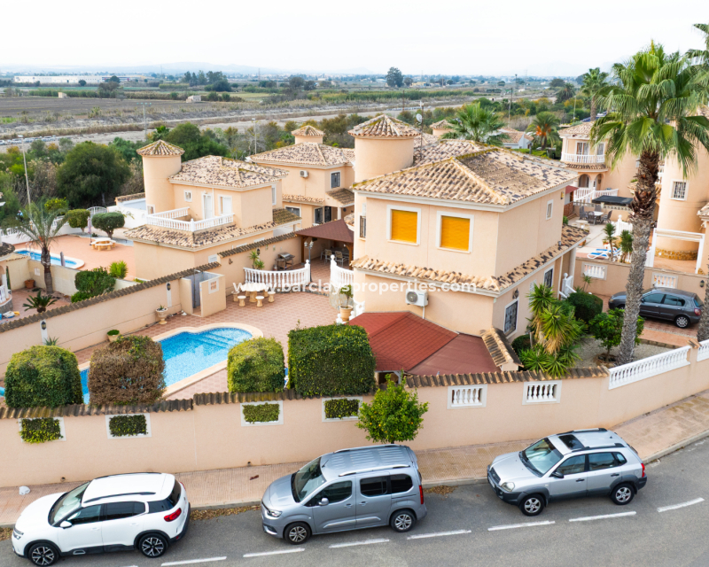 Venta - Chalet Independiente - Urb. La Marina