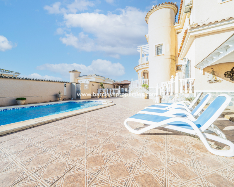 Venta - Chalet Independiente - Urb. La Marina