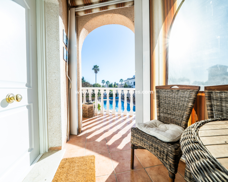 Venta - Chalet Independiente - Urb. La Marina