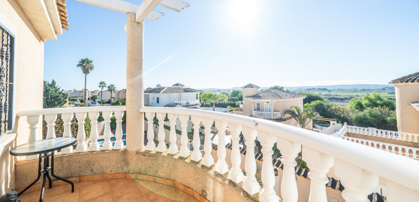 Venta - Chalet Independiente - Urb. La Marina