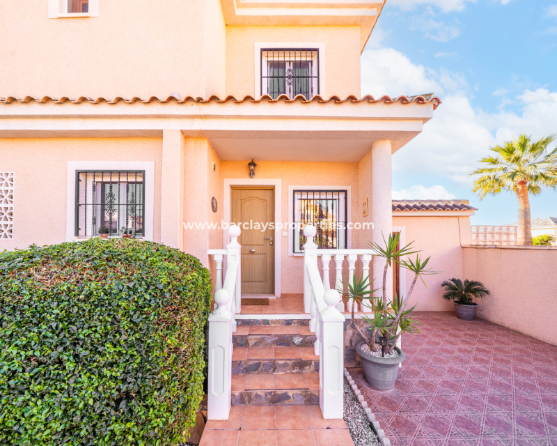 Venta - Chalet Independiente - Urb. La Marina