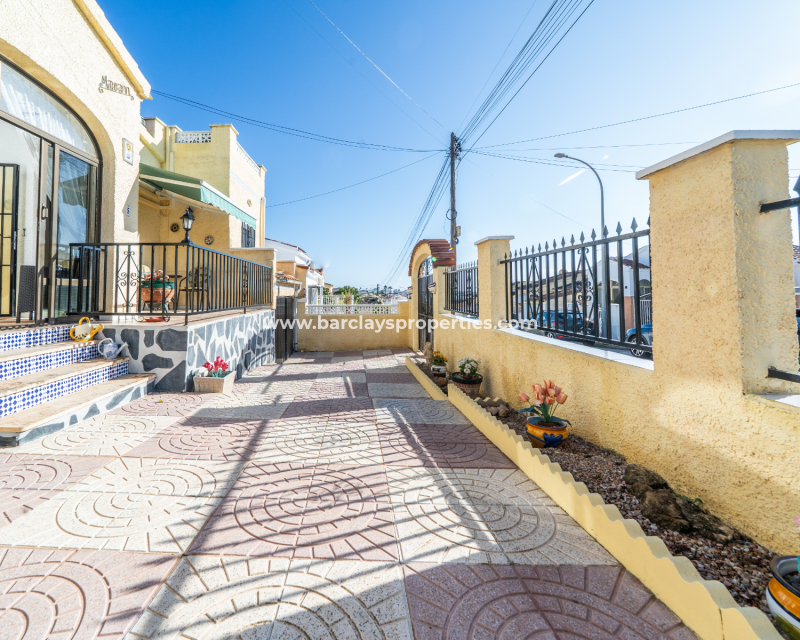 Venta - Chalet Independiente - Urb. La Marina