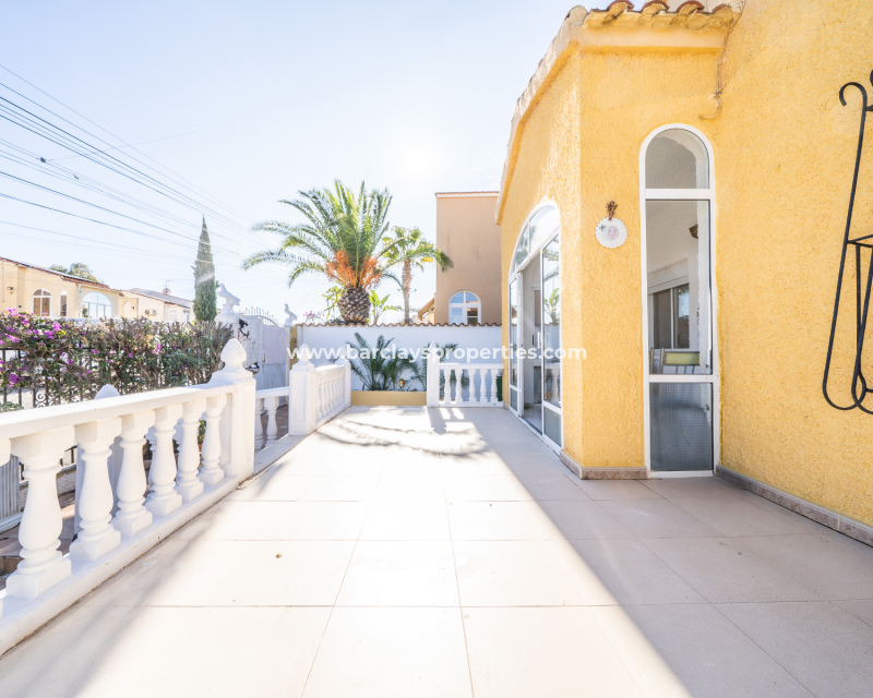 Venta - Chalet Independiente - Urb. La Marina