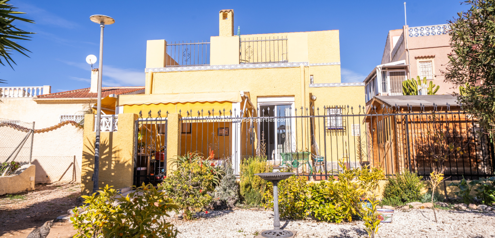 Venta - Chalet Independiente - Urb. La Marina