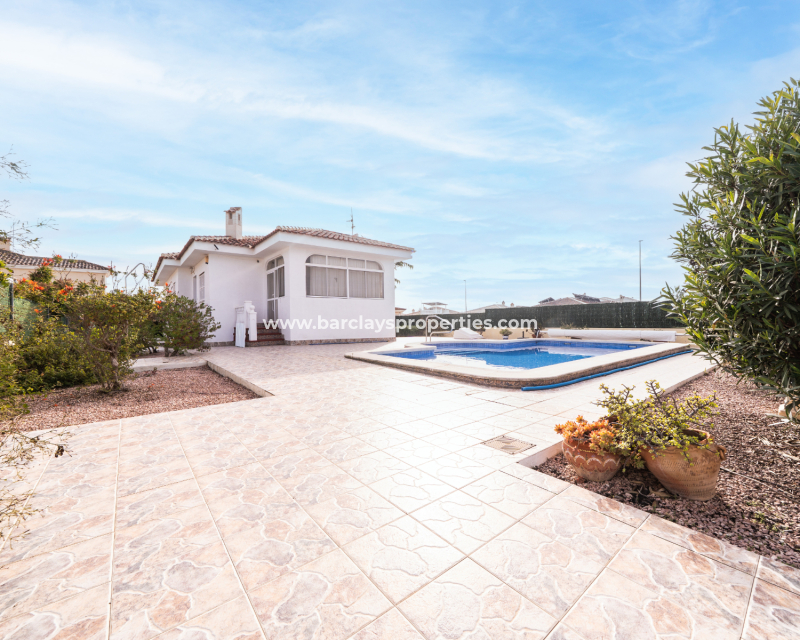 Venta - Chalet Independiente - Urb. La Marina