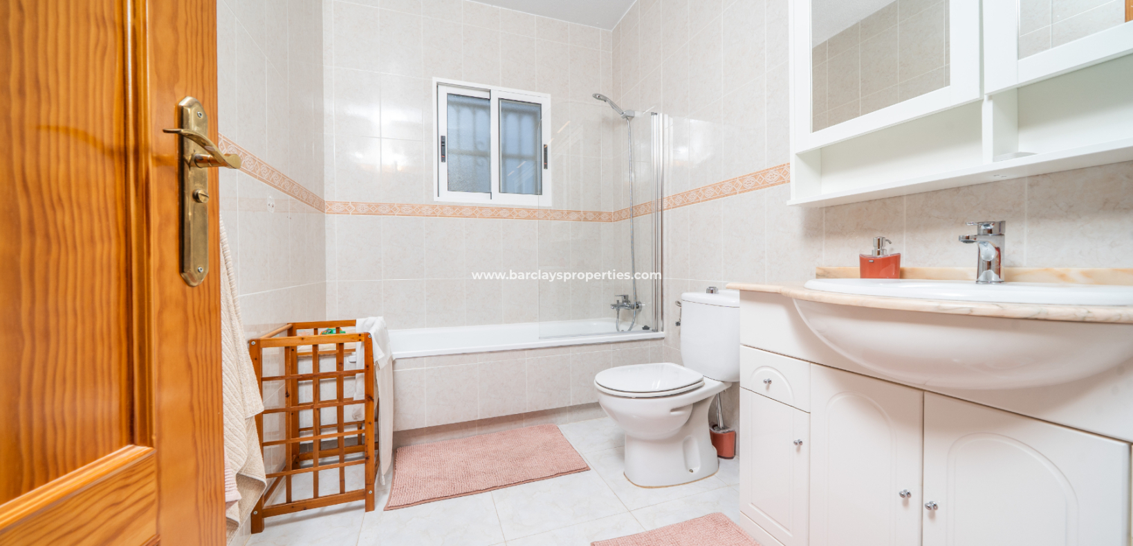 Venta - Chalet Independiente - Urb. La Marina