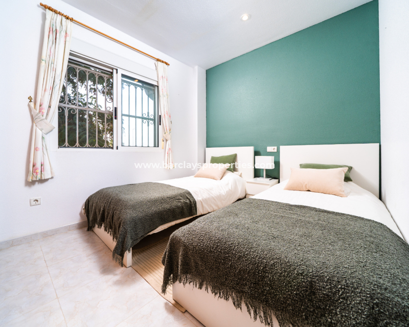 Venta - Chalet Independiente - Urb. La Marina