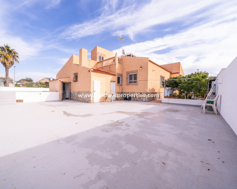 Venta - Chalet Independiente - Urb. La Marina