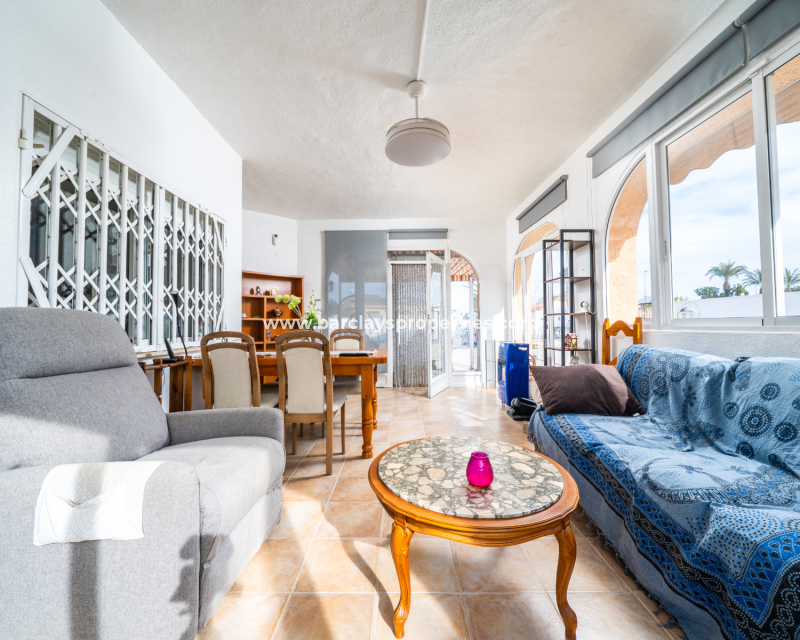 Venta - Chalet Independiente - Urb. La Marina