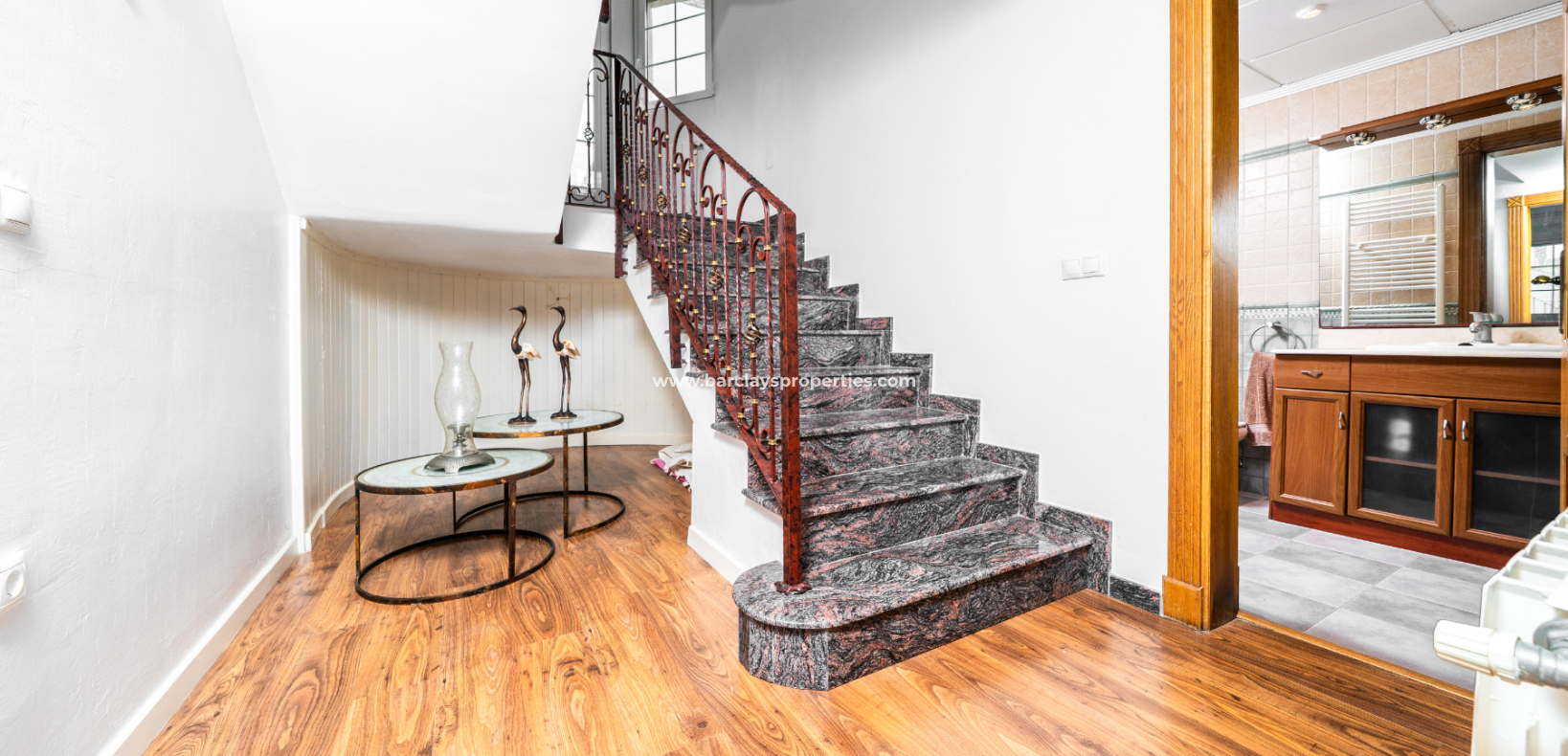 Venta - Chalet Independiente - Urb. La Marina