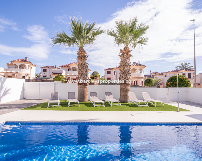 Venta - Chalet Independiente - Urb. La Marina