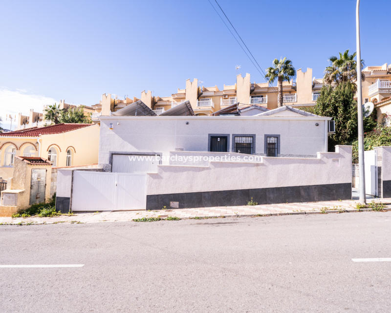 Venta - Chalet Independiente - Urb. La Marina