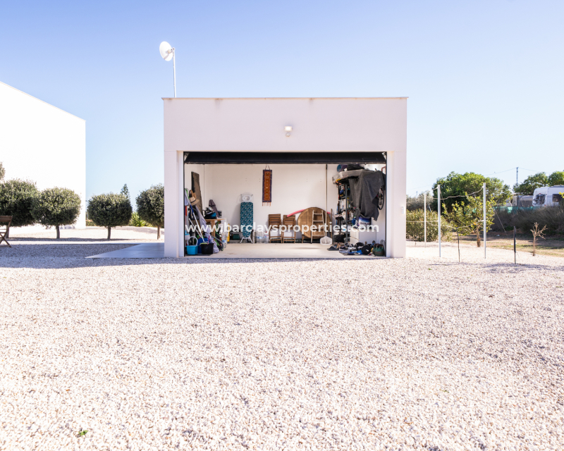 Venta - Chalet Independiente - Urb. La Marina