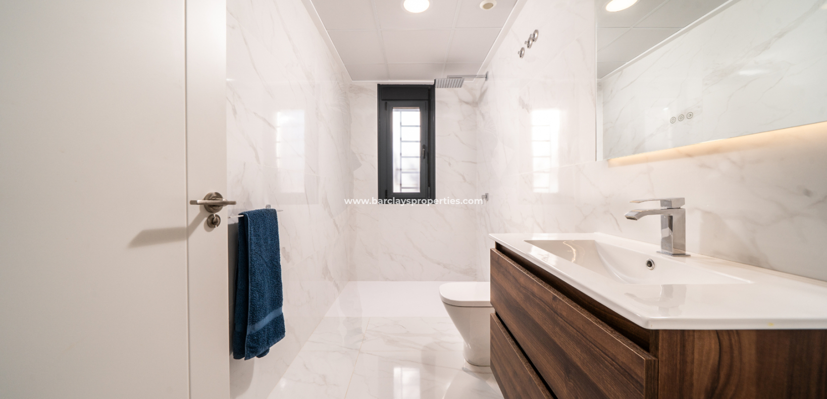 Venta - Chalet Independiente - Urb. La Marina