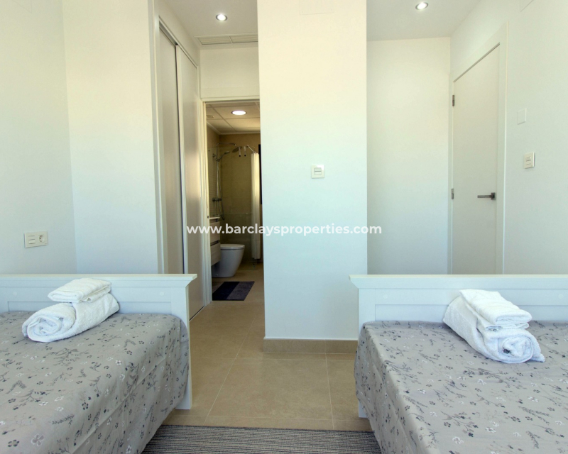 Venta - Chalet Independiente - Urb. La Marina