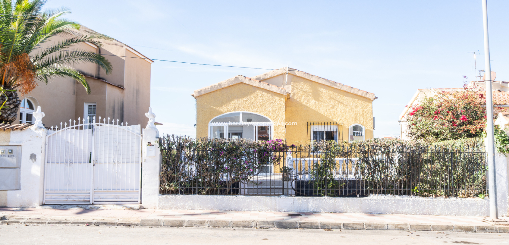 Venta - Chalet Independiente - Urb. La Marina
