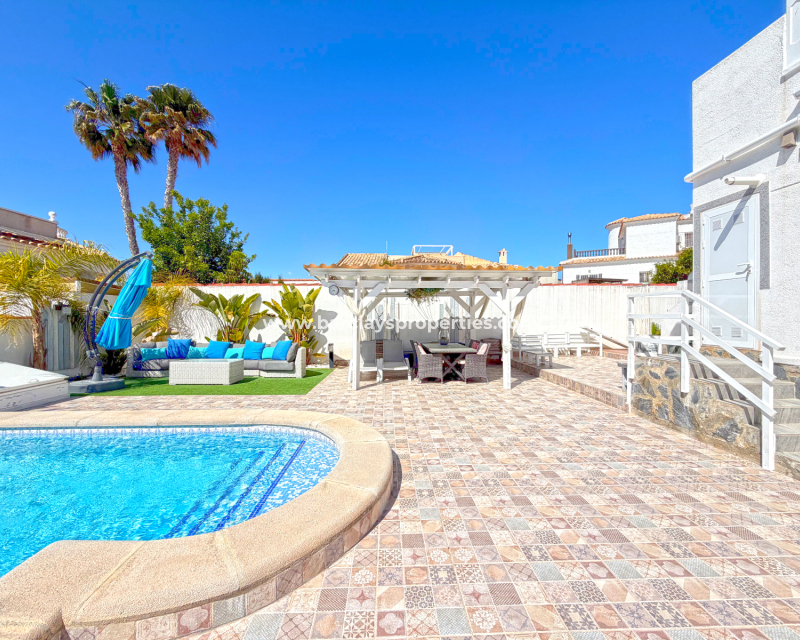 Venta - Chalet Independiente - Urb. La Marina