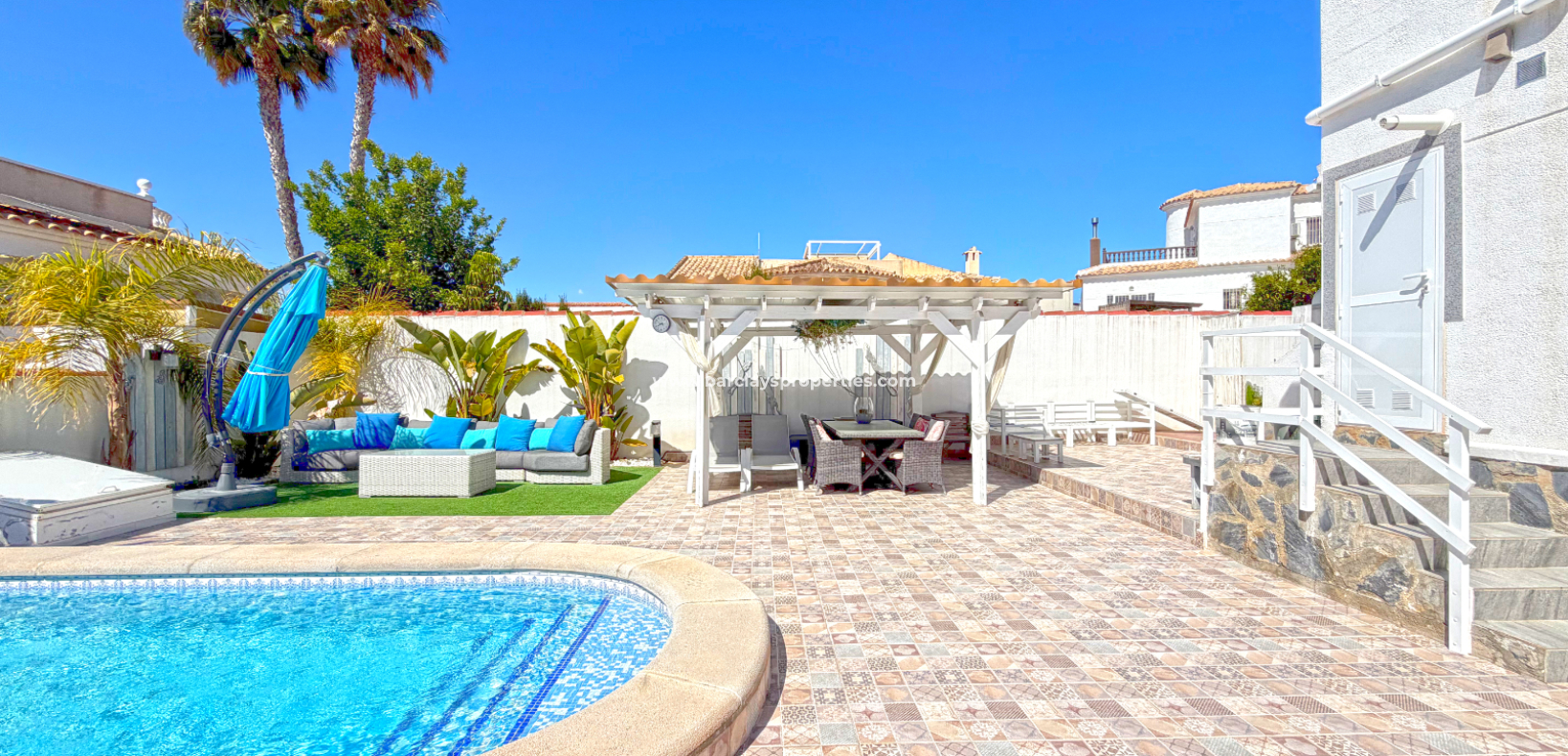 Venta - Chalet Independiente - Urb. La Marina