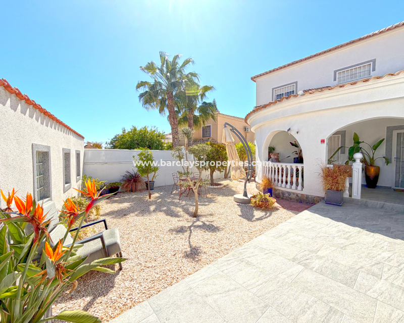 Venta - Chalet Independiente - Urb. La Marina