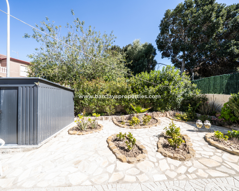 Venta - Chalet Independiente - Urb. La Marina