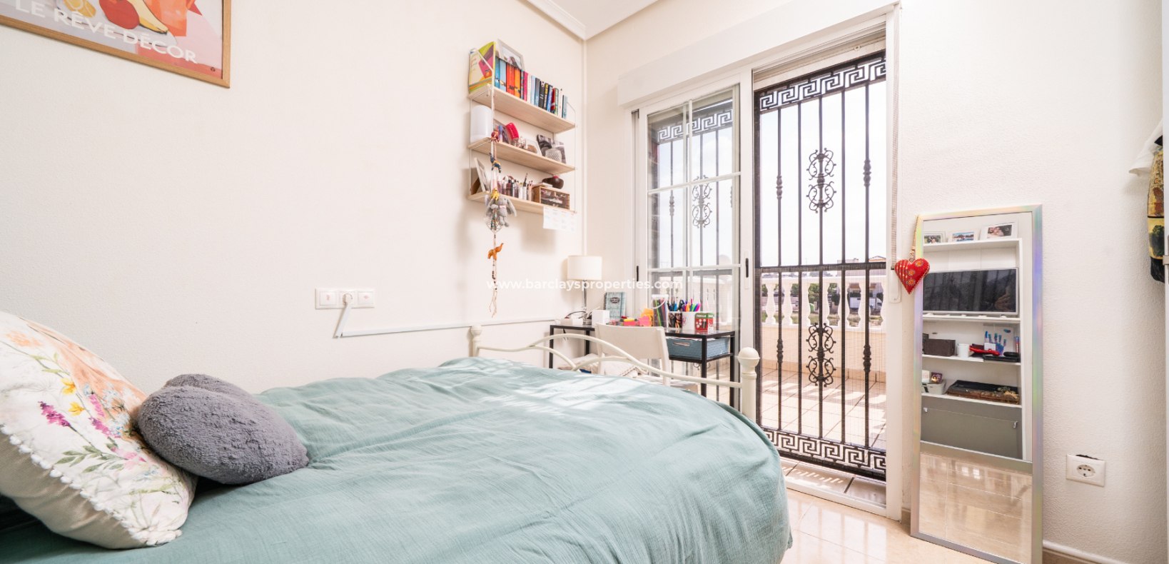Venta - Chalet Independiente - Urb. La Marina