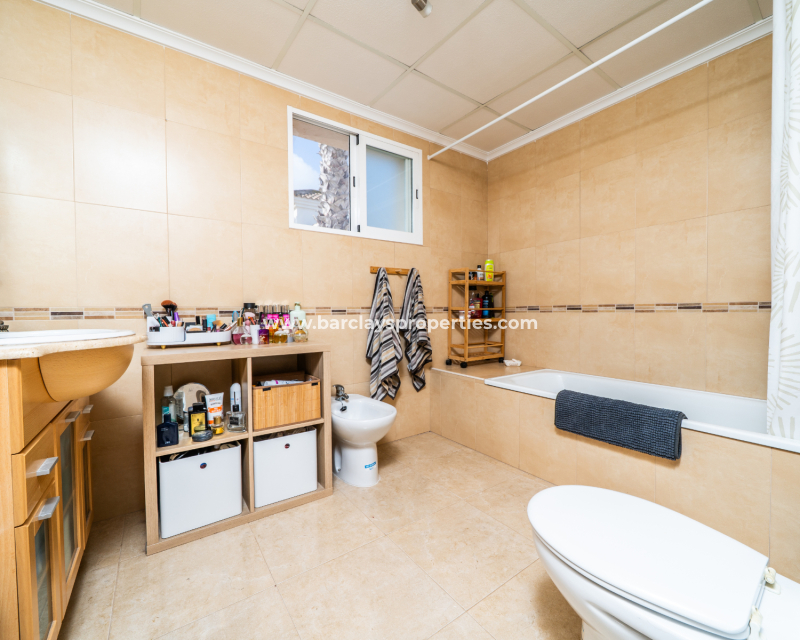 Venta - Chalet Independiente - Urb. La Marina