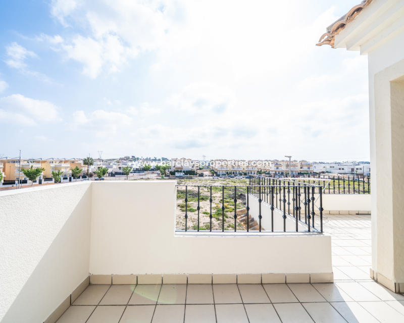 Venta - Chalet Independiente - Urb. La Marina