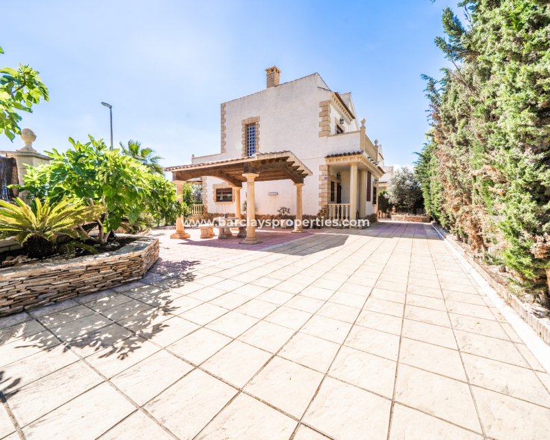 Venta - Chalet Independiente - Urb. La Marina