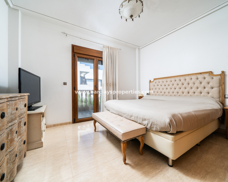 Venta - Chalet Independiente - Urb. La Marina