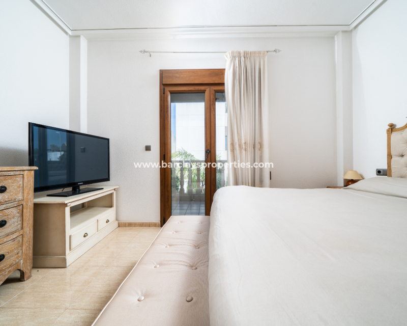 Venta - Chalet Independiente - Urb. La Marina