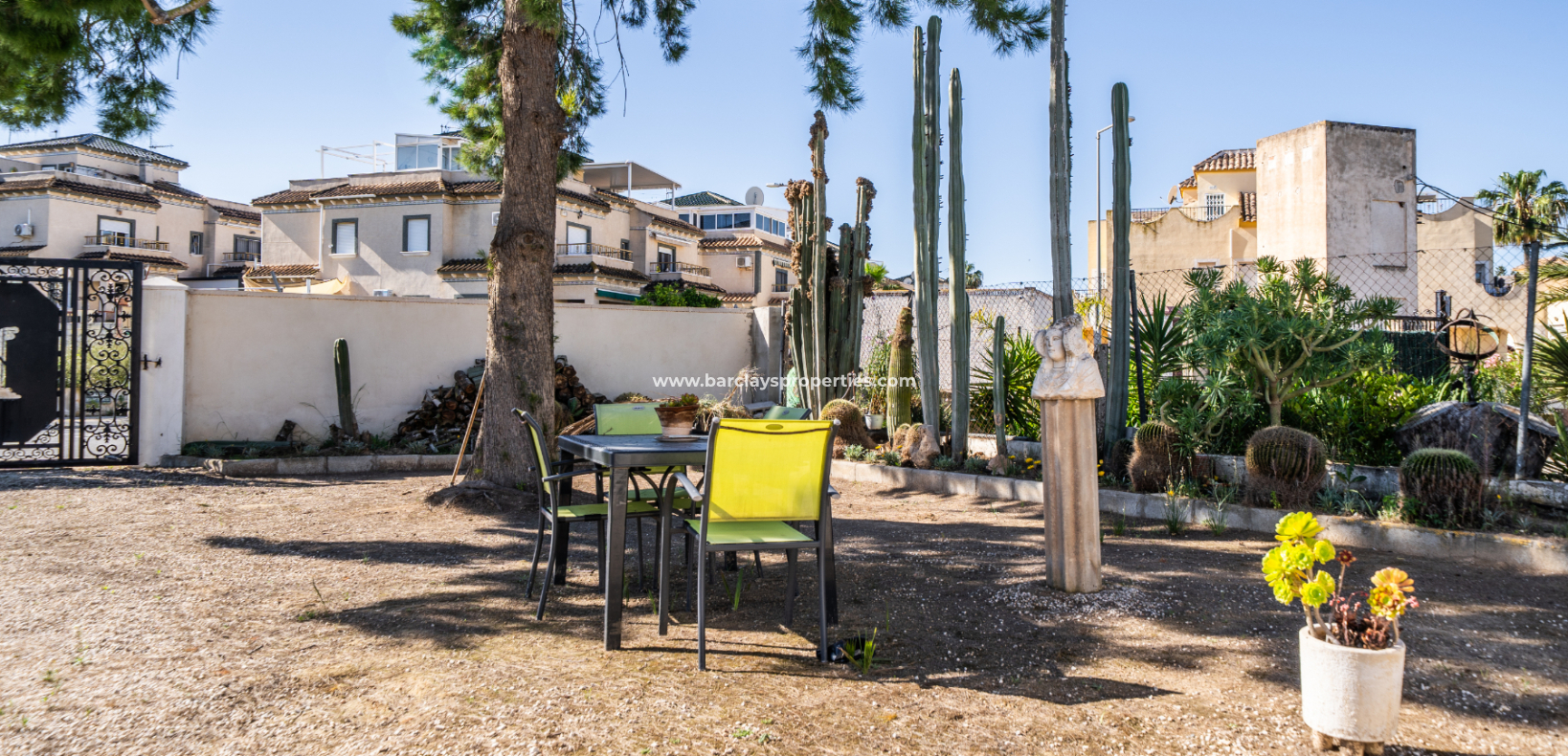 Venta - Chalet Independiente - Urb. La Marina